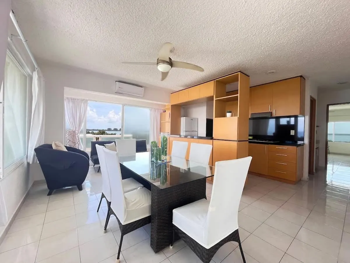 Comodo Condo Con Vista Al Mar Cancun