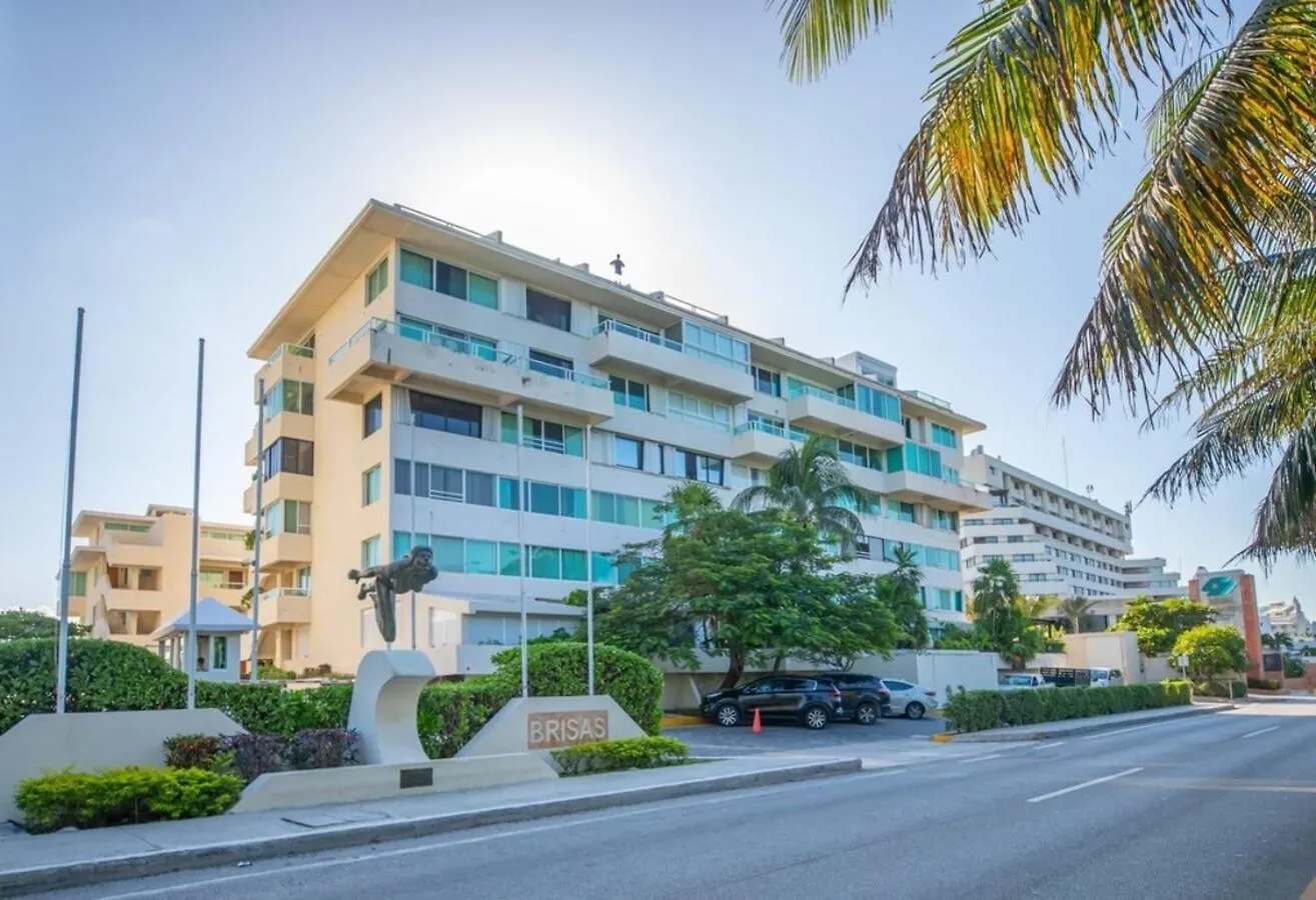 Comodo Condo Con Vista Al Mar Cancún Mexico