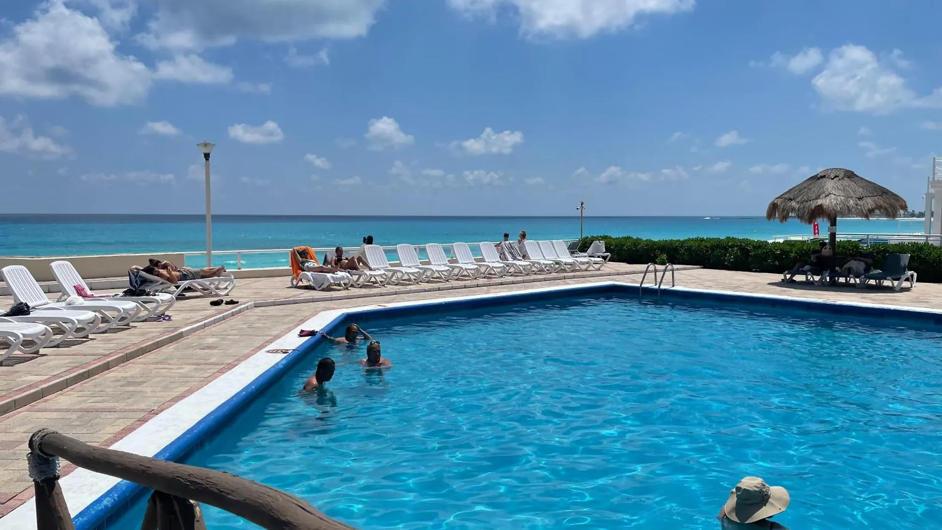 Comodo Condo Con Vista Al Mar Cancún