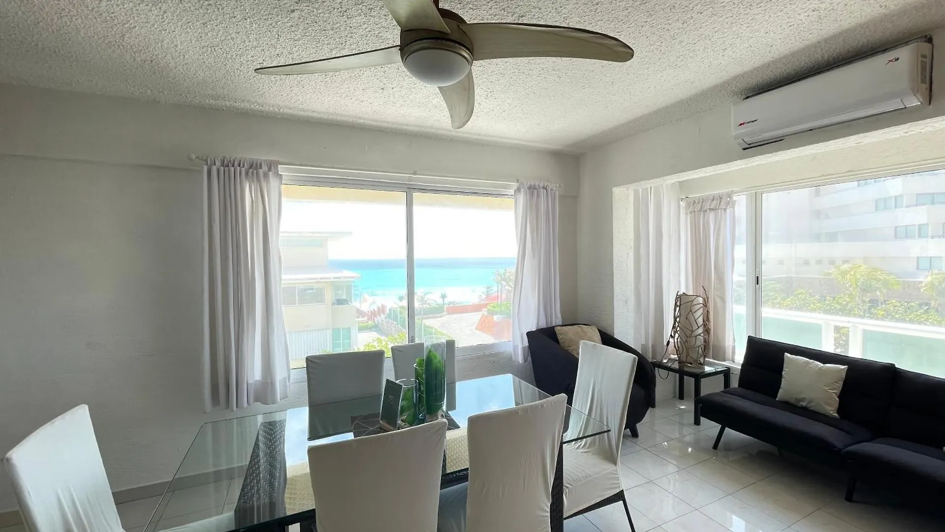 Comodo Condo Con Vista Al Mar Cancún Mexico