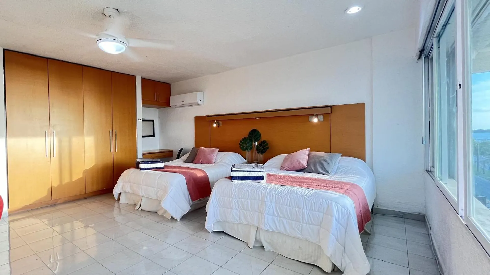 Comodo Condo Con Vista Al Mar Cancún