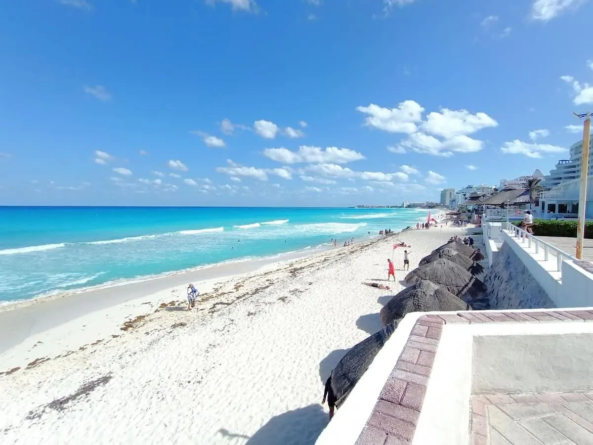 Comodo Condo Con Vista Al Mar Cancún Apartman