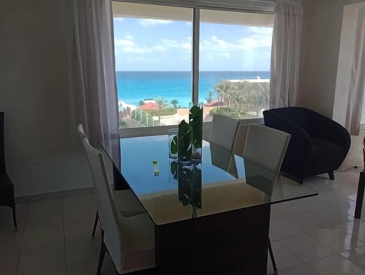 Comodo Condo Con Vista Al Mar Cancún Mexikó