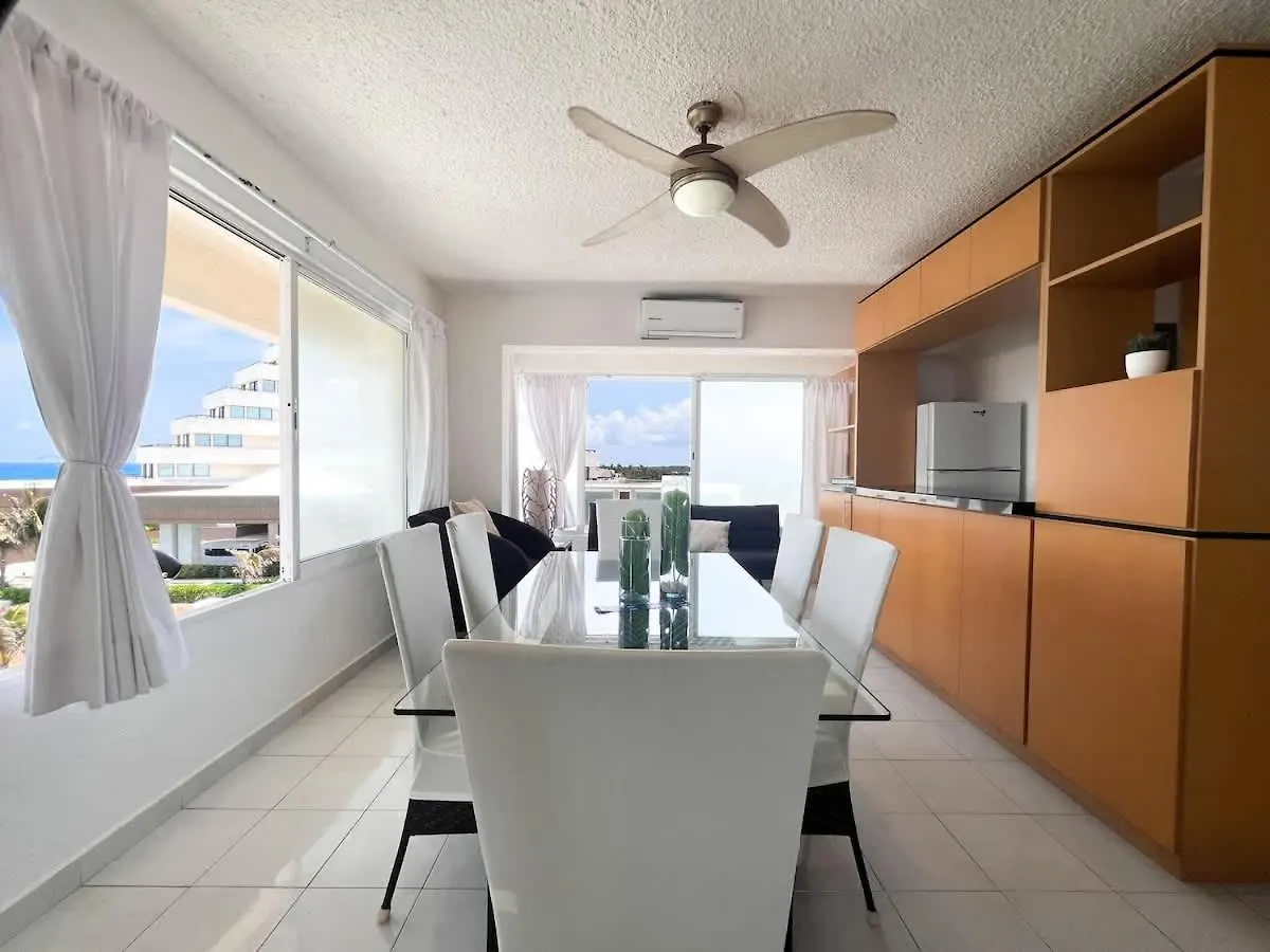 Comodo Condo Con Vista Al Mar Cancún