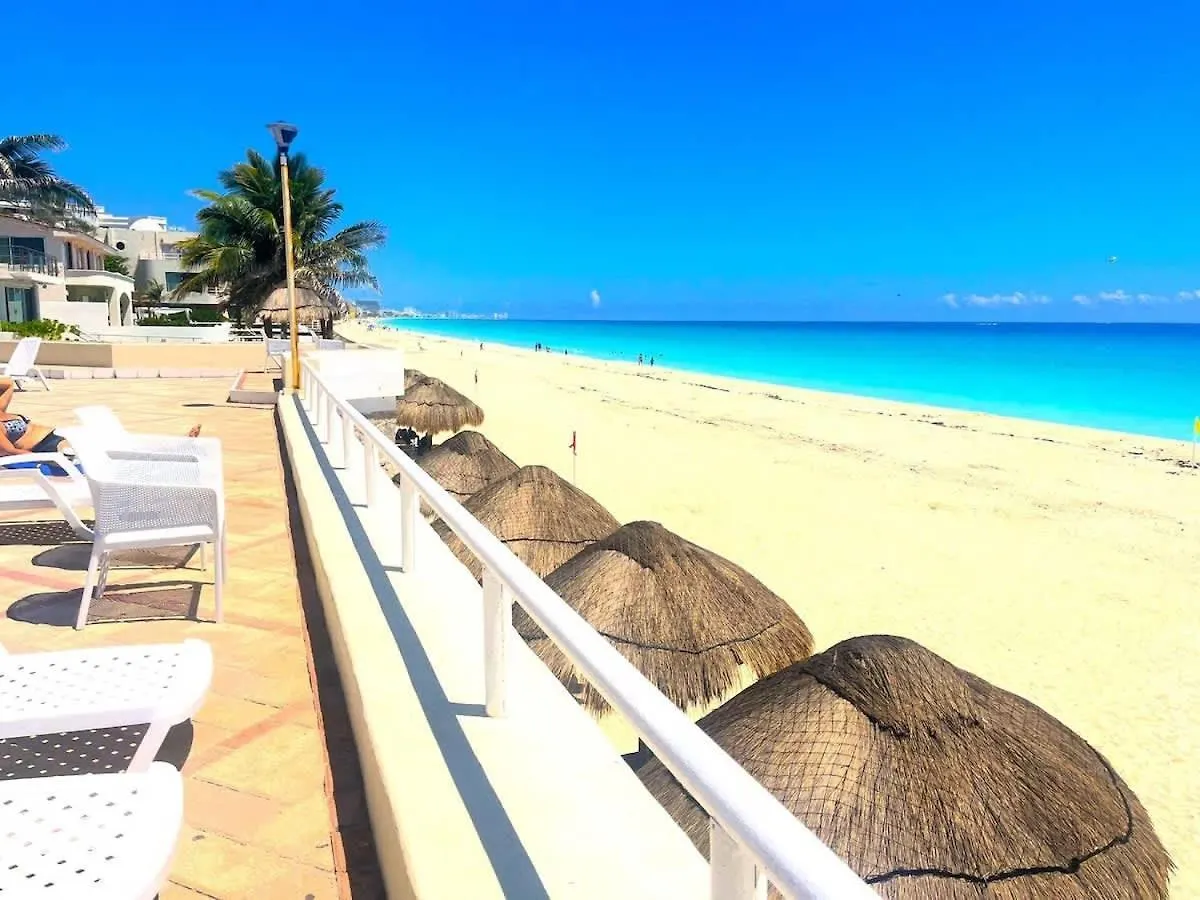 Comodo Condo Con Vista Al Mar Cancún 0*,